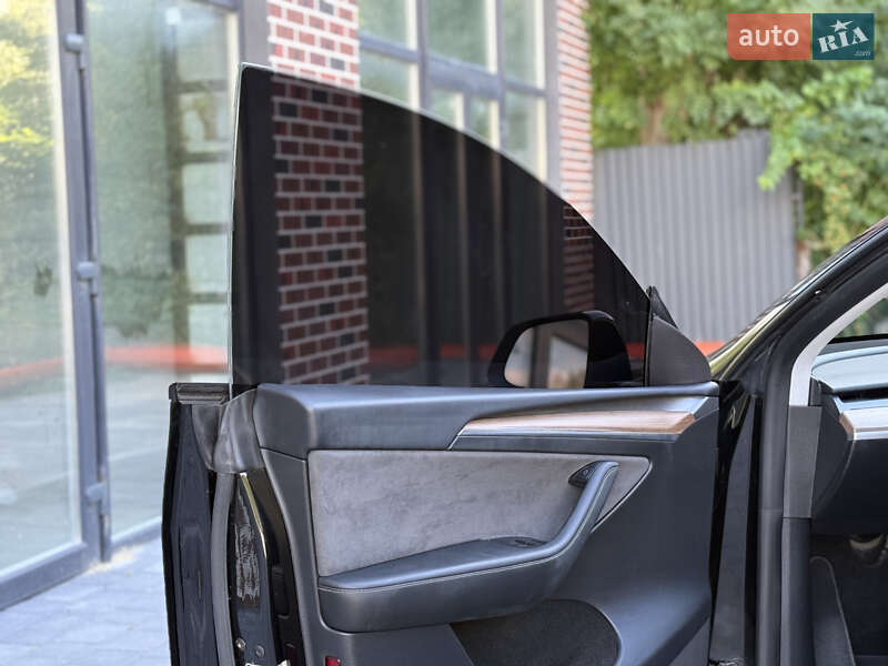 Внедорожник / Кроссовер Tesla Model Y 2023 в Тернополе
