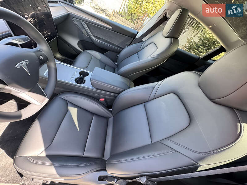 Позашляховик / Кросовер Tesla Model Y 2024 в Дніпрі