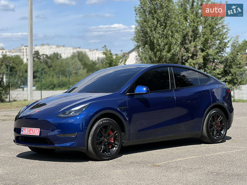 Позашляховик / Кросовер Tesla Model Y 2024 в Києві