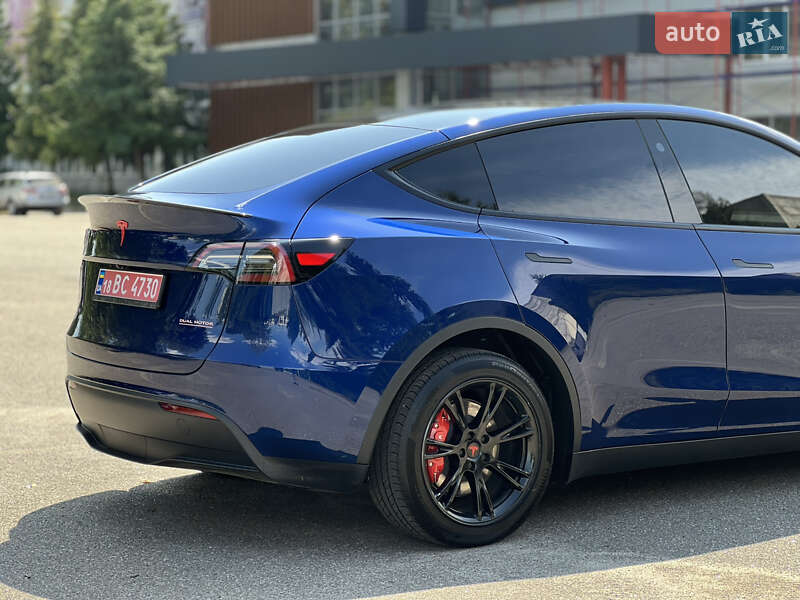 Позашляховик / Кросовер Tesla Model Y 2024 в Києві