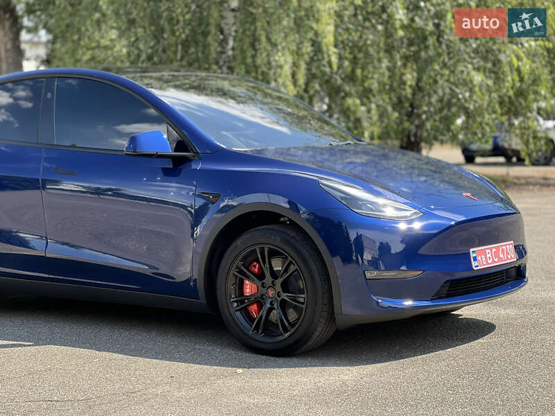 Позашляховик / Кросовер Tesla Model Y 2024 в Києві