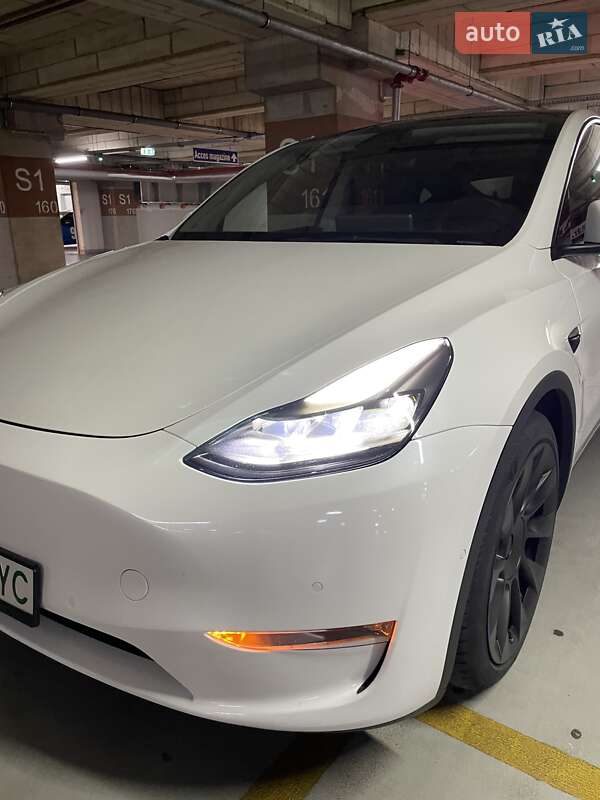 Tesla Model Y 2021