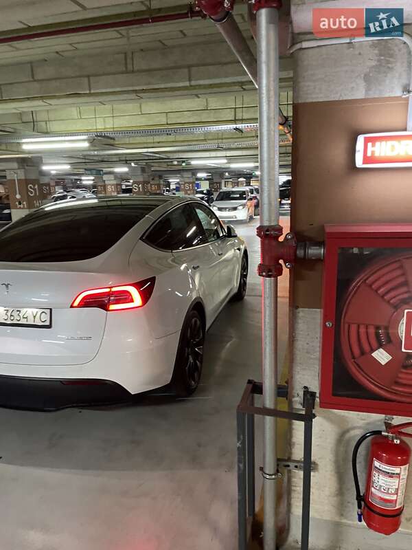 Внедорожник / Кроссовер Tesla Model Y 2021 в Первомайске