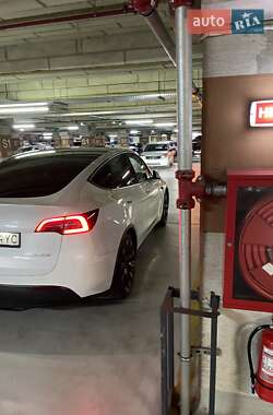 Внедорожник / Кроссовер Tesla Model Y 2021 в 