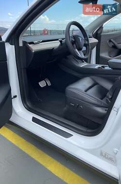 Внедорожник / Кроссовер Tesla Model Y 2021 в 