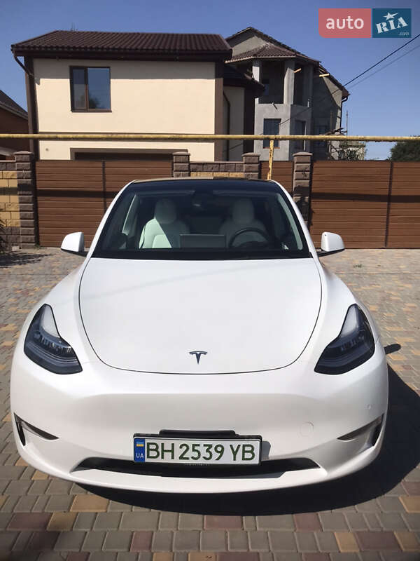 Tesla Model Y 2021