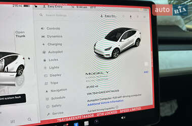 Позашляховик / Кросовер Tesla Model Y 2023 в 