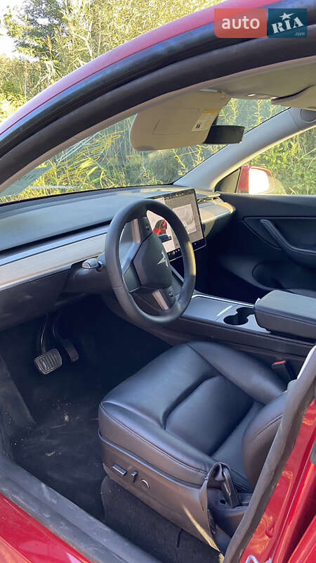 Внедорожник / Кроссовер Tesla Model Y 2021 в Львове