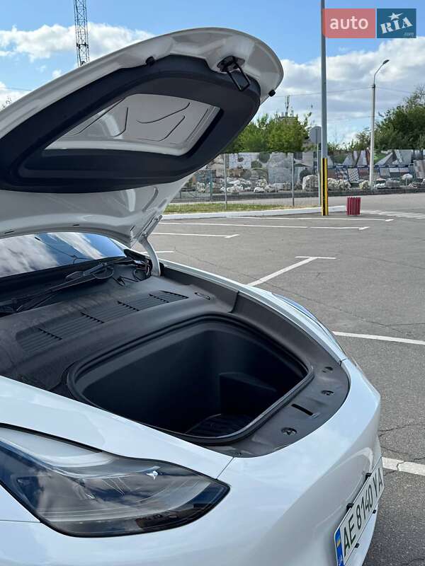 Внедорожник / Кроссовер Tesla Model Y 2021 в Днепре