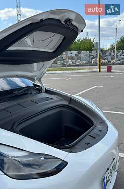 Внедорожник / Кроссовер Tesla Model Y 2021 в 