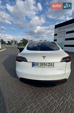 Внедорожник / Кроссовер Tesla Model Y 2021 в 
