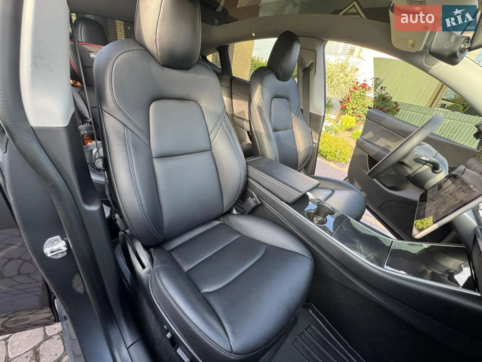 2020 Tesla Model Y - мініатюра 3