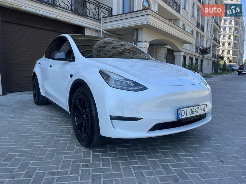 Tesla Model Y 2021