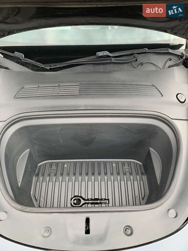 Внедорожник / Кроссовер Tesla Model Y 2020 в Львове