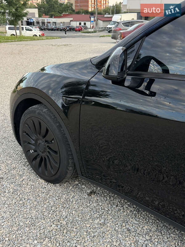Позашляховик / Кросовер Tesla Model Y 2022 в Івано-Франківську