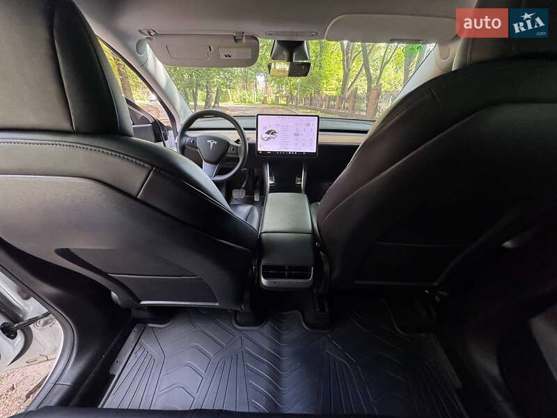 Внедорожник / Кроссовер Tesla Model Y 2020 в Львове