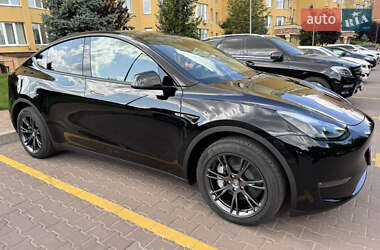 Внедорожник / Кроссовер Tesla Model Y 2024 в 