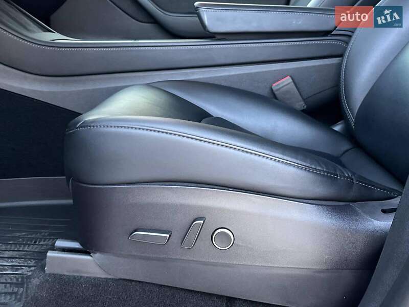 Внедорожник / Кроссовер Tesla Model Y 2022 в Львове