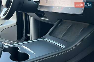 Внедорожник / Кроссовер Tesla Model Y 2022 в 
