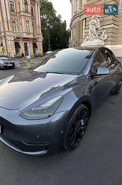 Tesla Model Y 2022