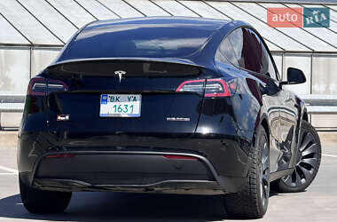 Внедорожник / Кроссовер Tesla Model Y 2021 в 