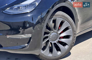 Внедорожник / Кроссовер Tesla Model Y 2021 в 