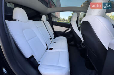 Внедорожник / Кроссовер Tesla Model Y 2021 в 