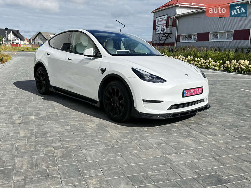 Tesla Model Y 2022