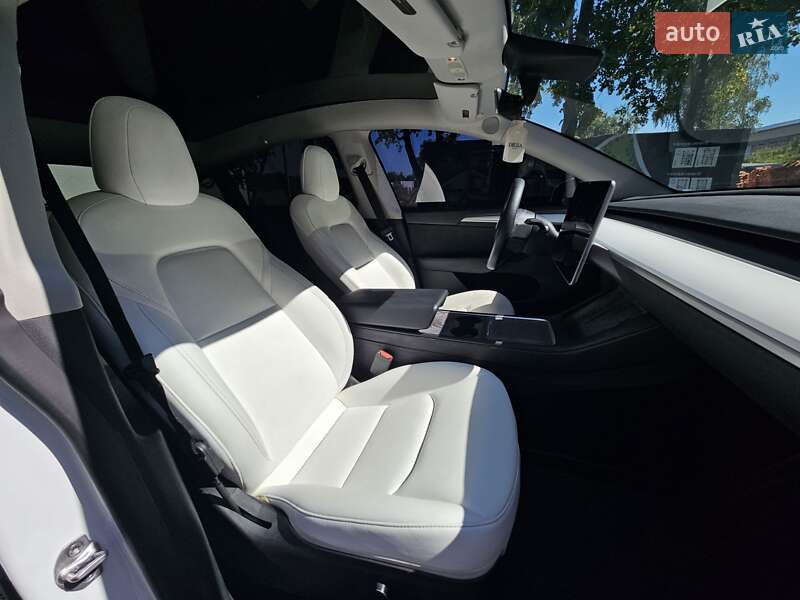 Внедорожник / Кроссовер Tesla Model Y 2023 в Тернополе