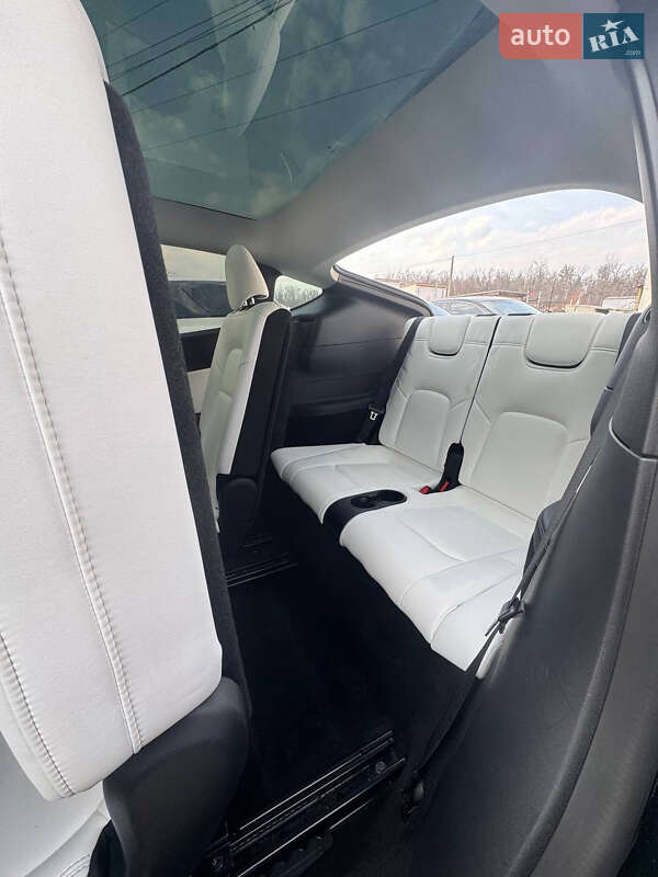 Внедорожник / Кроссовер Tesla Model Y 2022 в Киеве