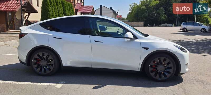 Позашляховик / Кросовер Tesla Model Y 2022 в Львові