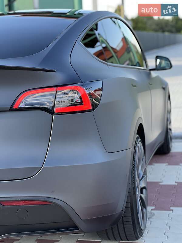 Внедорожник / Кроссовер Tesla Model Y 2022 в Киеве