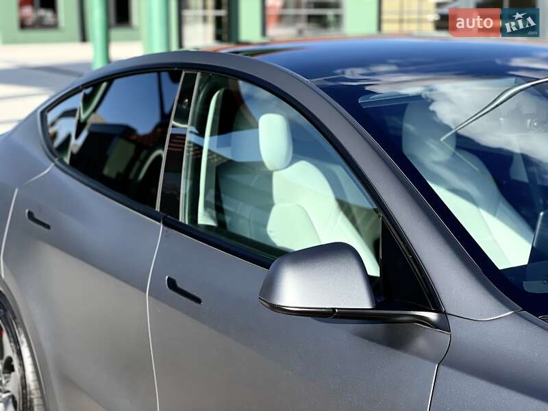 Внедорожник / Кроссовер Tesla Model Y 2022 в Киеве