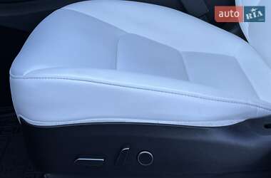 Внедорожник / Кроссовер Tesla Model Y 2022 в 
