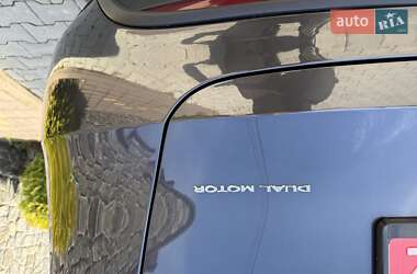Внедорожник / Кроссовер Tesla Model Y 2024 в 