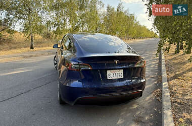 Внедорожник / Кроссовер Tesla Model Y 2021 в 