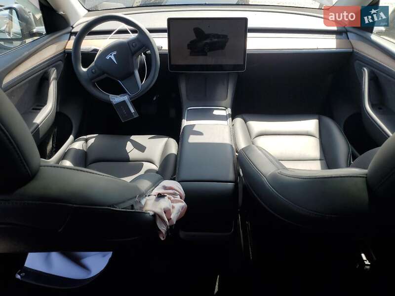 Внедорожник / Кроссовер Tesla Model Y 2023 в Киеве