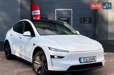 Позашляховик / Кросовер Tesla Model Y 2025 в Києві
