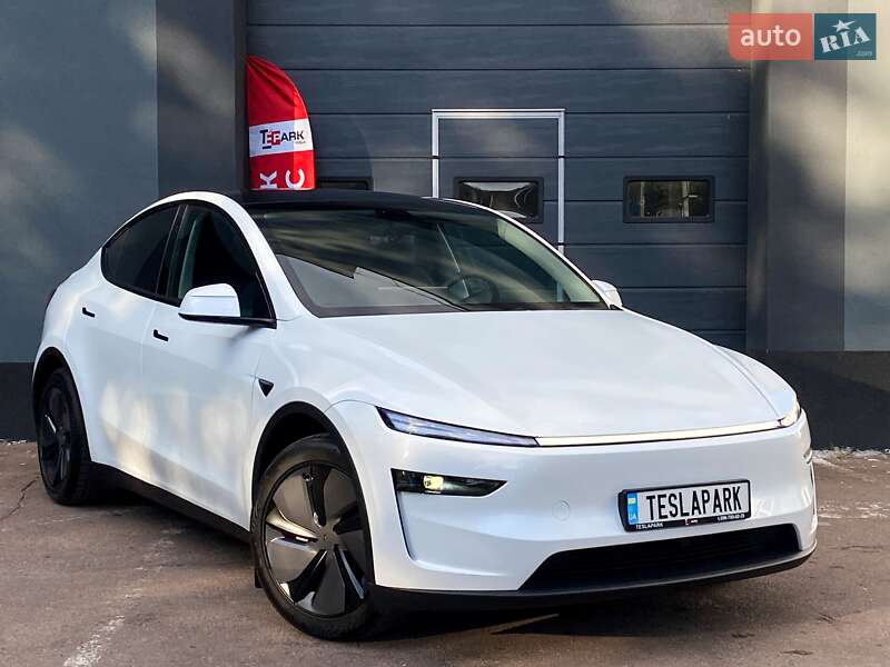 Tesla Model Y 2025