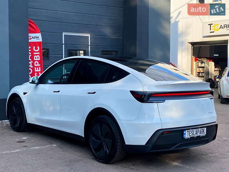 Внедорожник / Кроссовер Tesla Model Y 2025 в Киеве