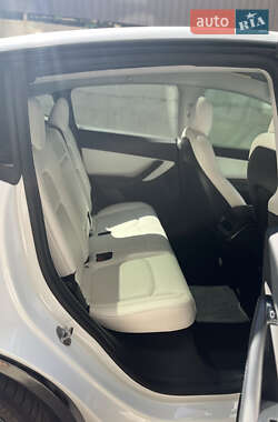 Внедорожник / Кроссовер Tesla Model Y 2020 в 