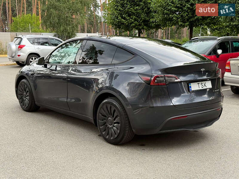 Позашляховик / Кросовер Tesla Model Y 2024 в Києві