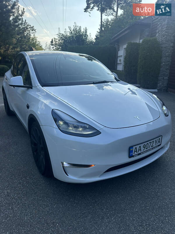 Позашляховик / Кросовер Tesla Model Y 2023 в 