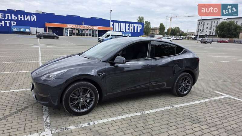 Внедорожник / Кроссовер Tesla Model Y 2024 в 