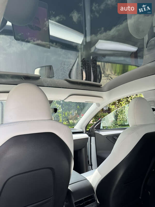 Позашляховик / Кросовер Tesla Model Y 2023 в Борисполі фото 14 Позашляховик / Кросовер Tesla Model Y 2023 в Борисполі
