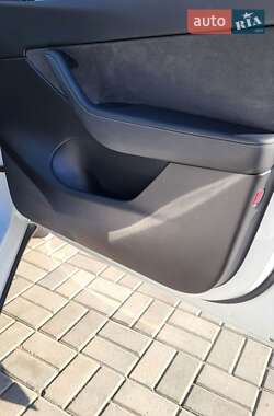 Внедорожник / Кроссовер Tesla Model Y 2022 в 