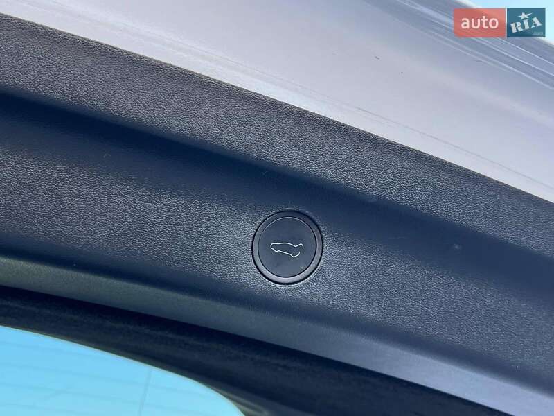 Внедорожник / Кроссовер Tesla Model Y 2024 в Львове