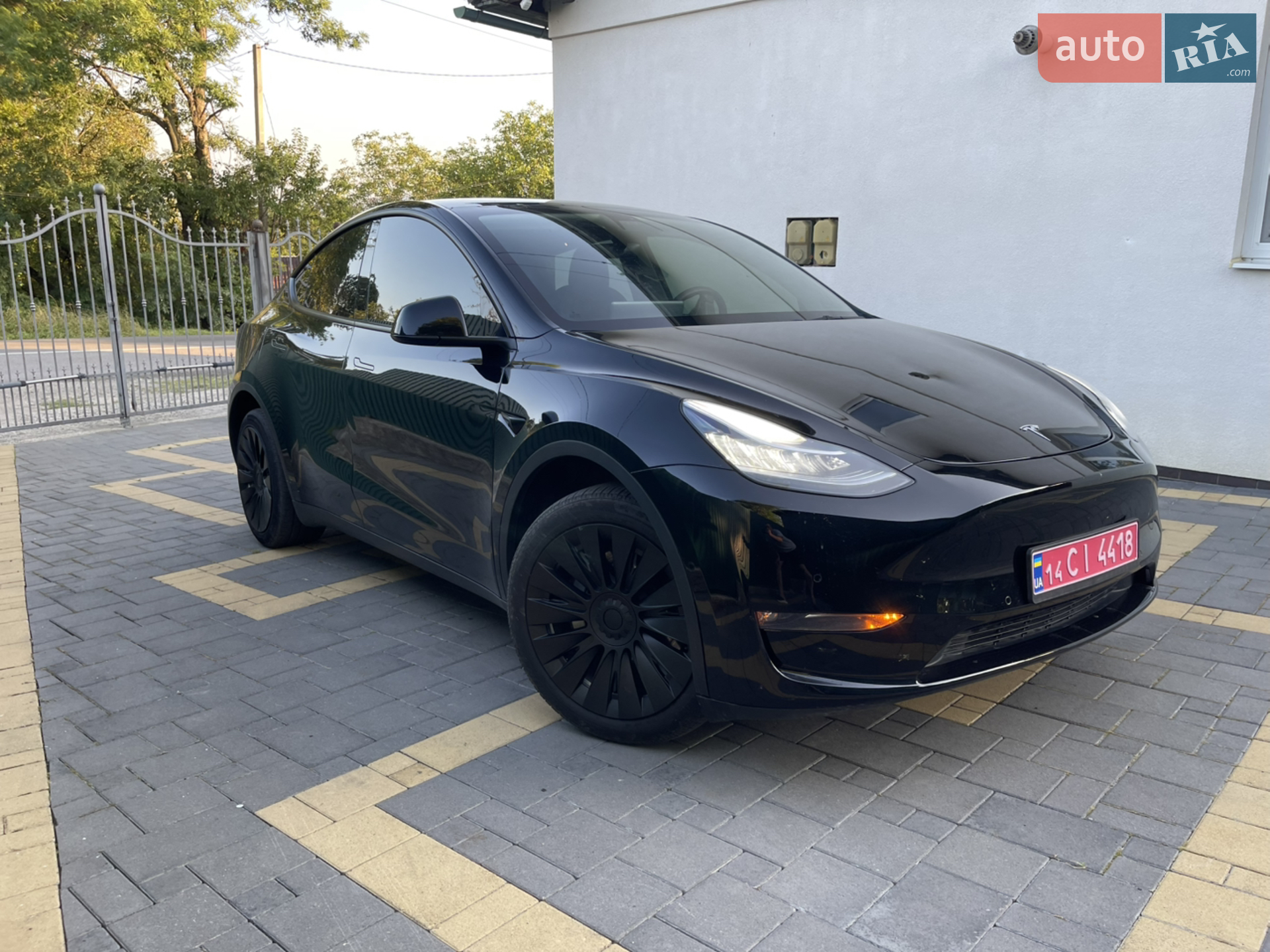 2022 Tesla Model Y - мініатюра 19