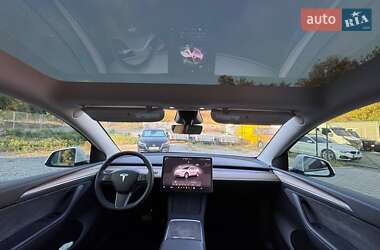 Внедорожник / Кроссовер Tesla Model Y 2024 в 