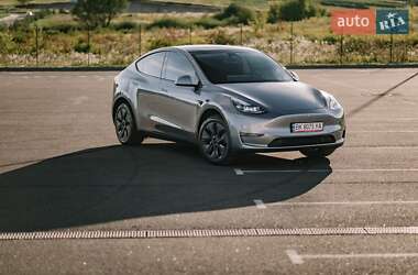 Внедорожник / Кроссовер Tesla Model Y 2024 в 